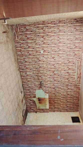 سلام عليكم دار للئيجار مستحه 200م طابقين عشارع الشهداء العام يصير معهد يصير مركز طبي  يصير مخزن يصير مكتب وكذالك بيت لعائله كبيره العنوان البياع شهداء الشرطه مجاور مطعم البديري وعلوت البديري للستفسار واتساب *********** اواتصال ***********ه
