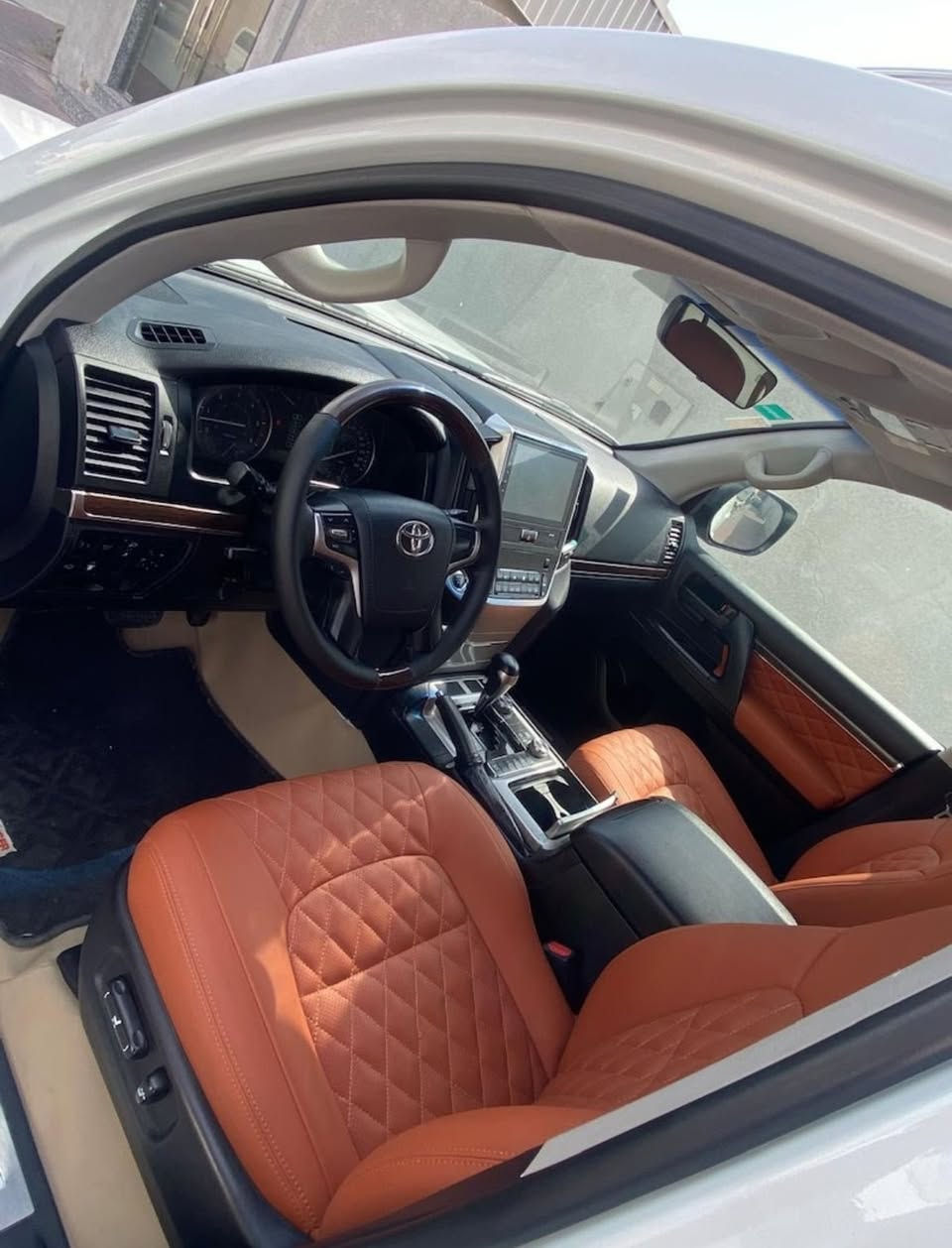 السلام عليكم 
مبارك فتح تسجيل الادوات
ادوات ادوات ادوات 
كفالة سرقة وانتربول 
لاند كروزر 2018 GXR  
سعر 21.000$
المحرك 8سلندر في حالة سليمة 
الكير في حالة سليمة 
شاصي السيارة والبدي الخارجي نظيف في حالة الوكالة
داخل السيارة: بريحة الوكالة جدا نظيف 
السيارة مسويله سيرفس كامل للسياره 
مكان السيارة: دبي الشارقة 
توصل الى كركوك
بقية تفاصيل خاص 
او علئ الرقم التالي واتساب 
+964 784 105 3287
