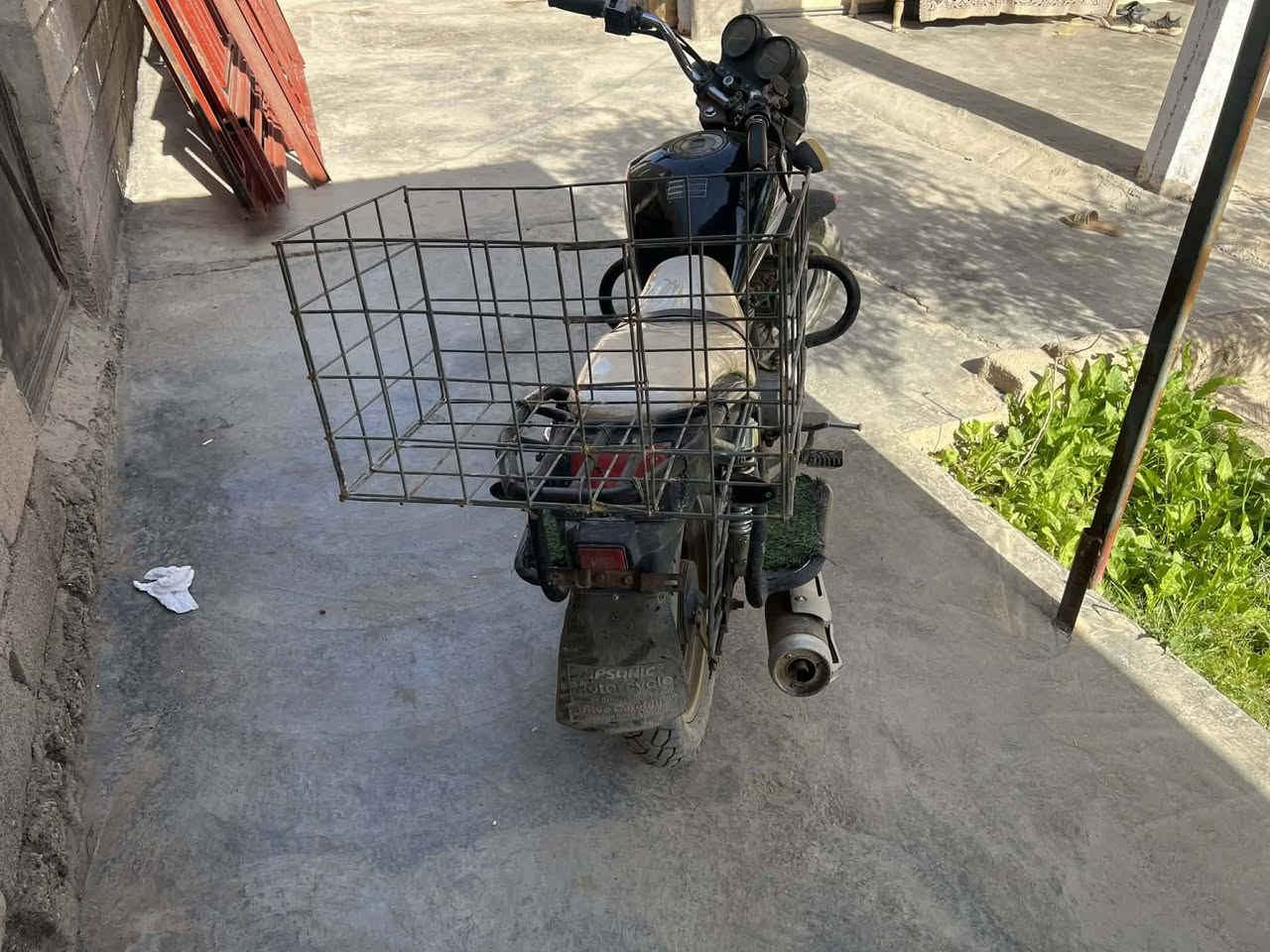 دراجة هيوشا ٣٥٠ وبيها مجال 
***********
