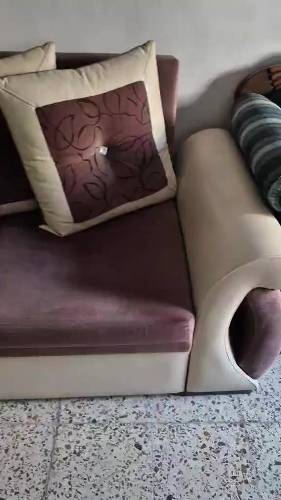 تخم ماركه عشر مقاعد يتحول سرير 450بيه مجال بصيط مكان طالبيه


**إذا كنت صاحب هذا الإعلان وتريد حذفه لأي سبب، رجاءا أرسل رسالة إلى الدعم الفني**