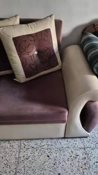 ١٠مقاعد • يتحول سرير • طالبيه