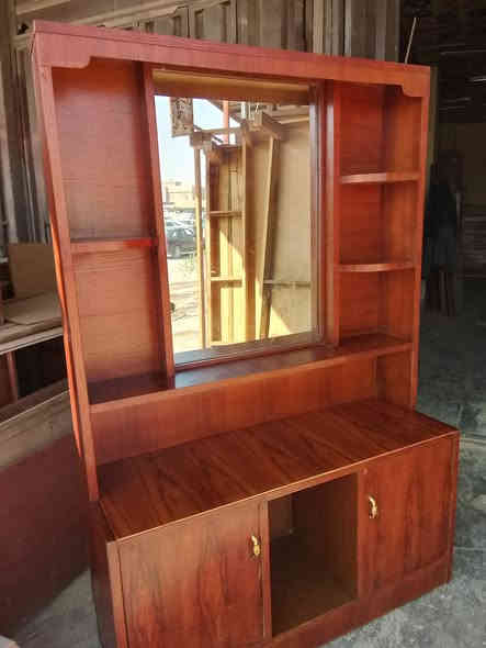 للبيع غرفه اخشاب نضيفة ما بيها أي ضرر سعرها 425 وبيها مجال العنوان سامراء جبيريه  الثانيه مقابل جبيريه الثالثه شارع الحدادين للاستفسار ***********
