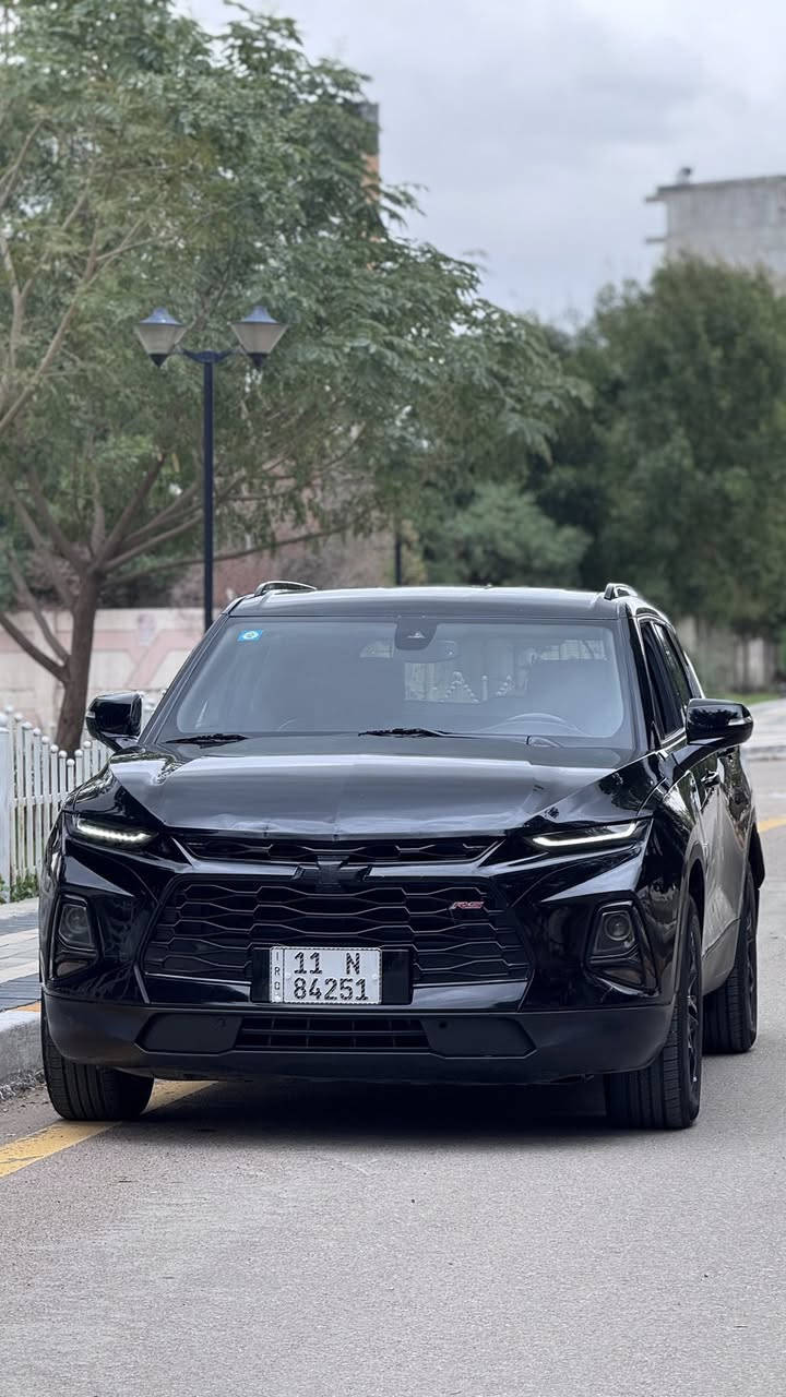 السلام عليكم 
(( بيع او مراوس )) 
بلايزر 2020 موصفات 3LT فول عدا 
البانروما محرك 6 سلندر المرغوب    (( وصور الحادث منشورات)) 
مكان السياره بغداد القادسية
سعر : 175 ورقة وبيها مجال 
للاتصال ***********
