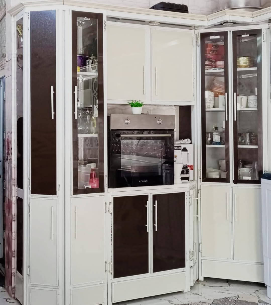 كاونتر المنيوم مرمر للبيع نظيف مثل ماموضح بالصوره تجي اتشوف بعينك
السعر (مليونين) للإستفسار الاتصال ***********
