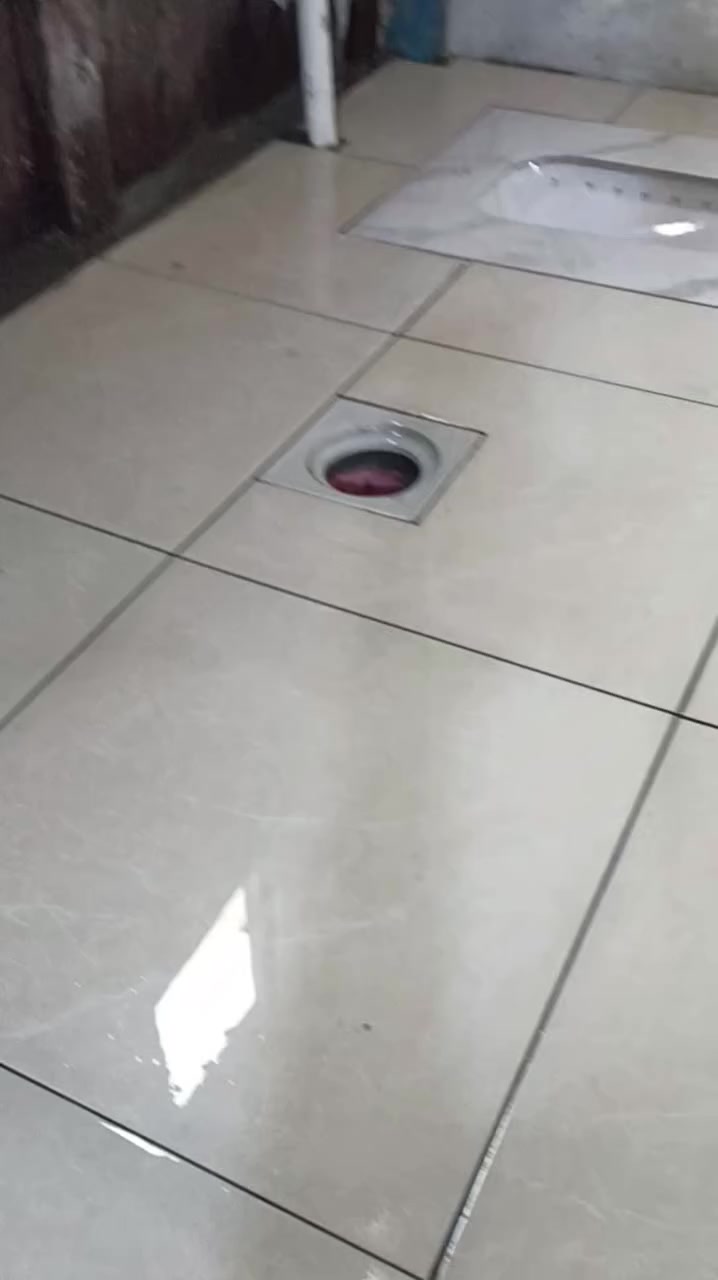 خلفه سيراميك متفرغ
شغل نضيف وعل ضمان 
العمل عل متر 
الاستفسار ***********واتساب
