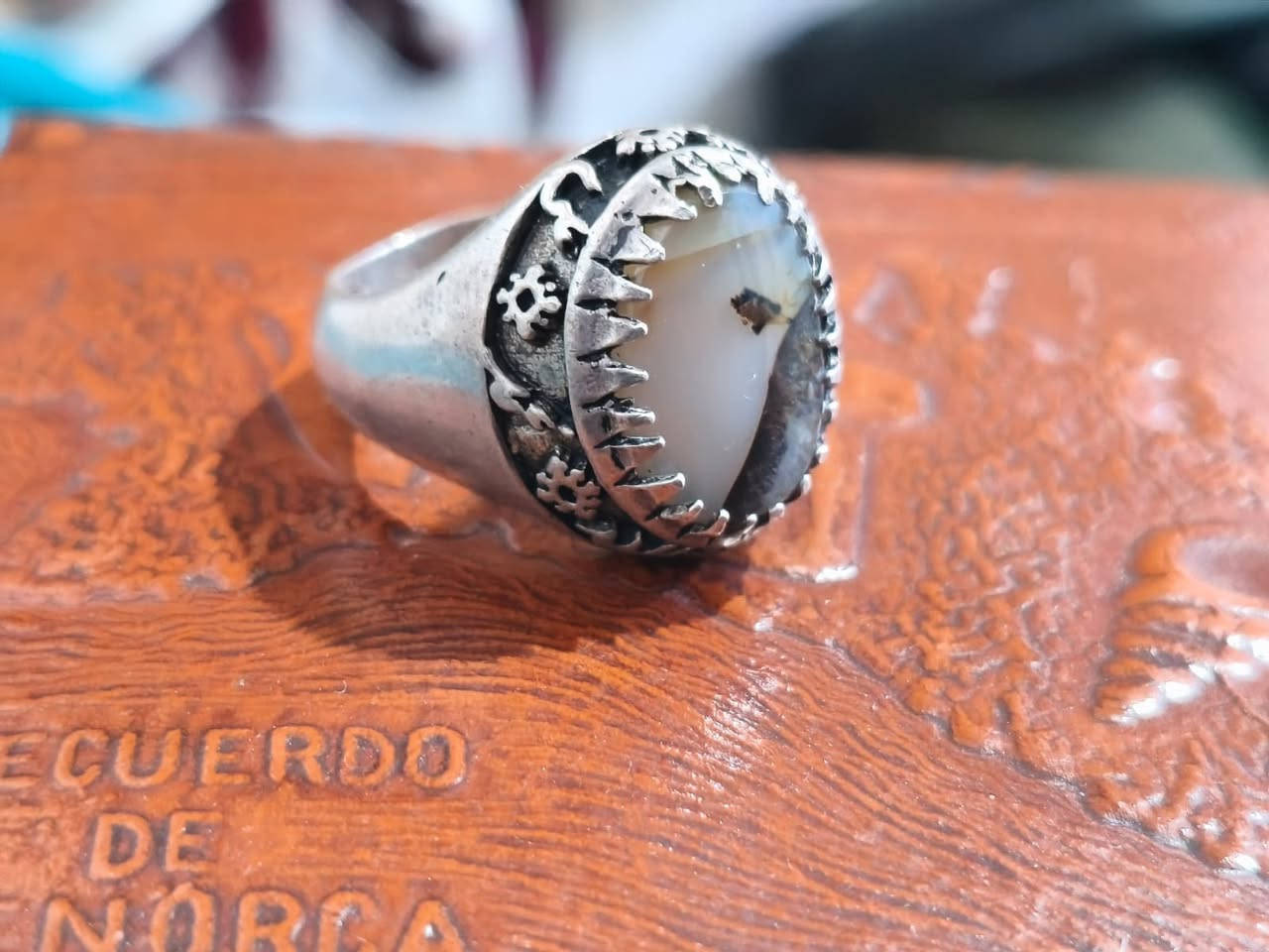 السلام عليكم ورحمة الله وبركاته 
اخوان خواتم للبيع كلمن وسعره
اي استفسار ع خاص


**إذا كنت صاحب هذا الإعلان وتريد حذفه لأي سبب، رجاءا أرسل رسالة إلى الدعم الفني**