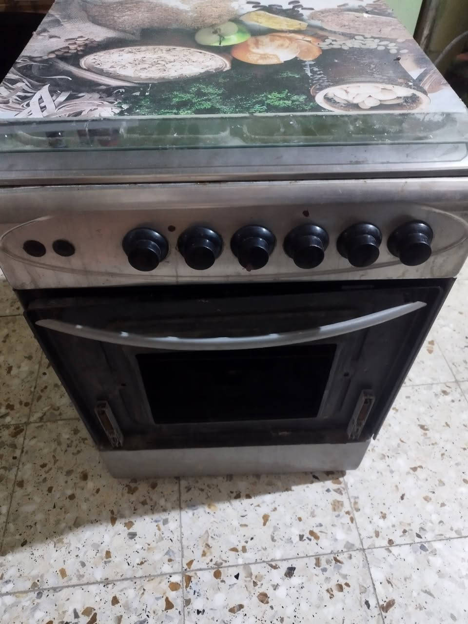 يا الله طباخ مستعجل ع بيع ب 25 الف كامل شغال ع فحص 4 عيون وفرن فوك وجوه ناره زركه  بلازمه حجم 32 ماليزيه مو تجاريه مال سوك ب 60 الف قفل  مكاني ابو غريب الشهداء *********** وات ساب اتصال
