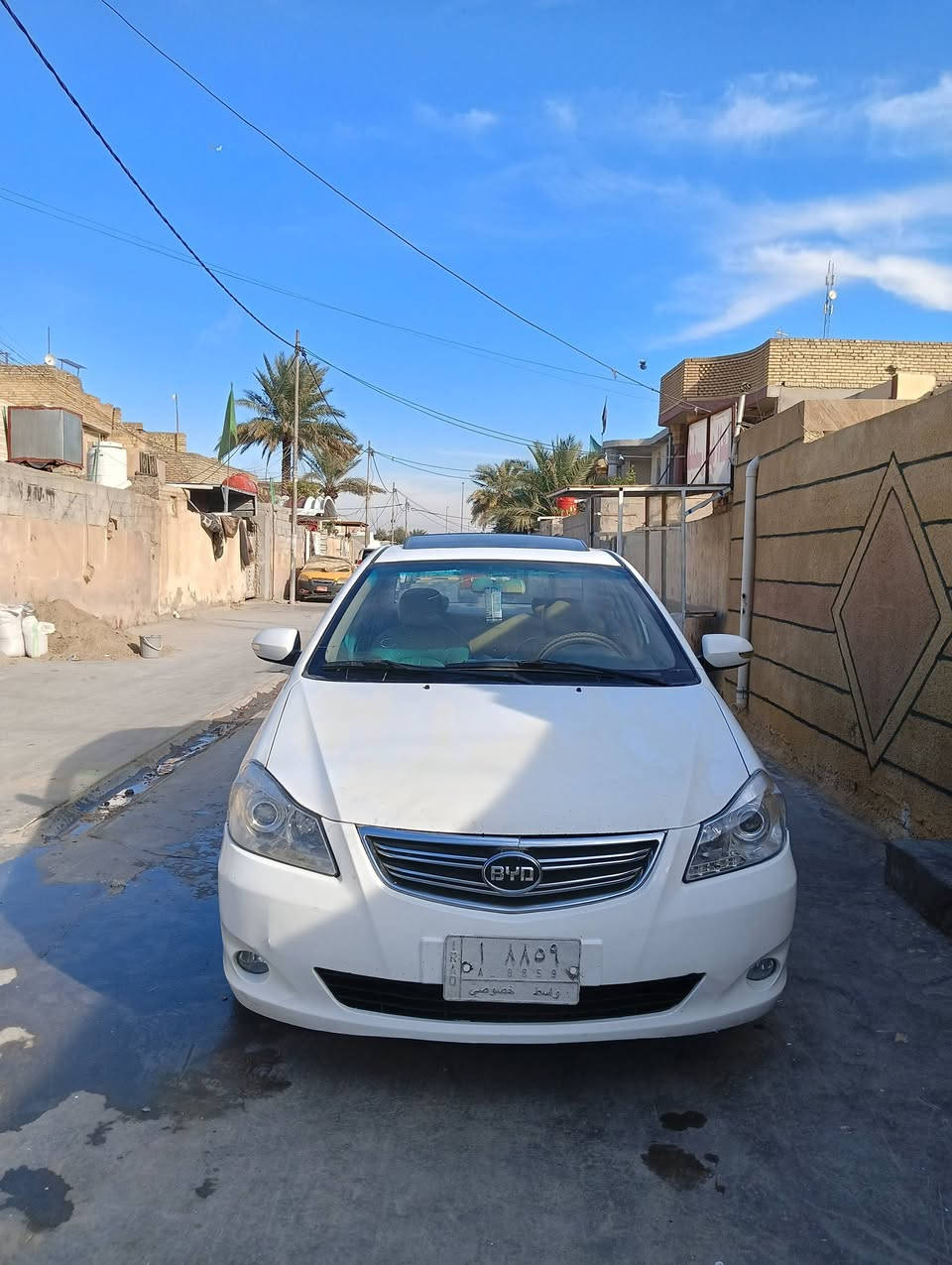 السلام وعليكم بي واي دي للبيع موديل 2013 سياره جديده ماكينه وكير كفاله  رقم واسط تحويل ثاني يوم كير اوتوماتيك سياره كلش حلوه وجاهزه تخم تاير جديد سعر 57 وبيها مجال مكان واسط العزيزية رقم الهاتف. ***********. 🚗
