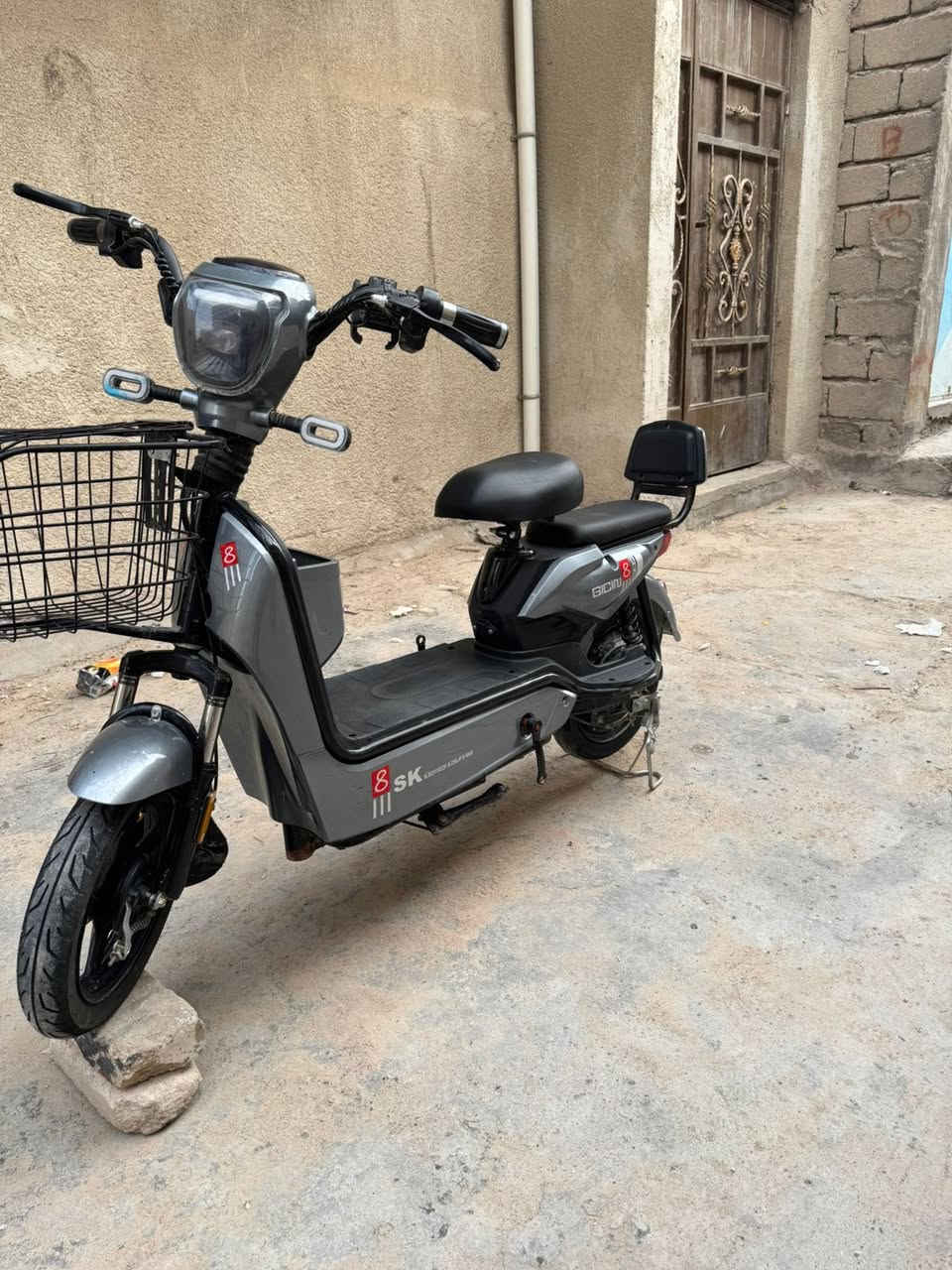 دراجه SK8 ملف 800W سرعه 65 4بطاريات سله اماميه لون رصاصي 3نمر لايت عالي ناصي هورن اشاره يمنه يسره سعر ٣٠٠ وبيها مجال مكانها زبير


**إذا كنت صاحب هذا الإعلان وتريد حذفه لأي سبب، رجاءا أرسل رسالة إلى الدعم الفني**