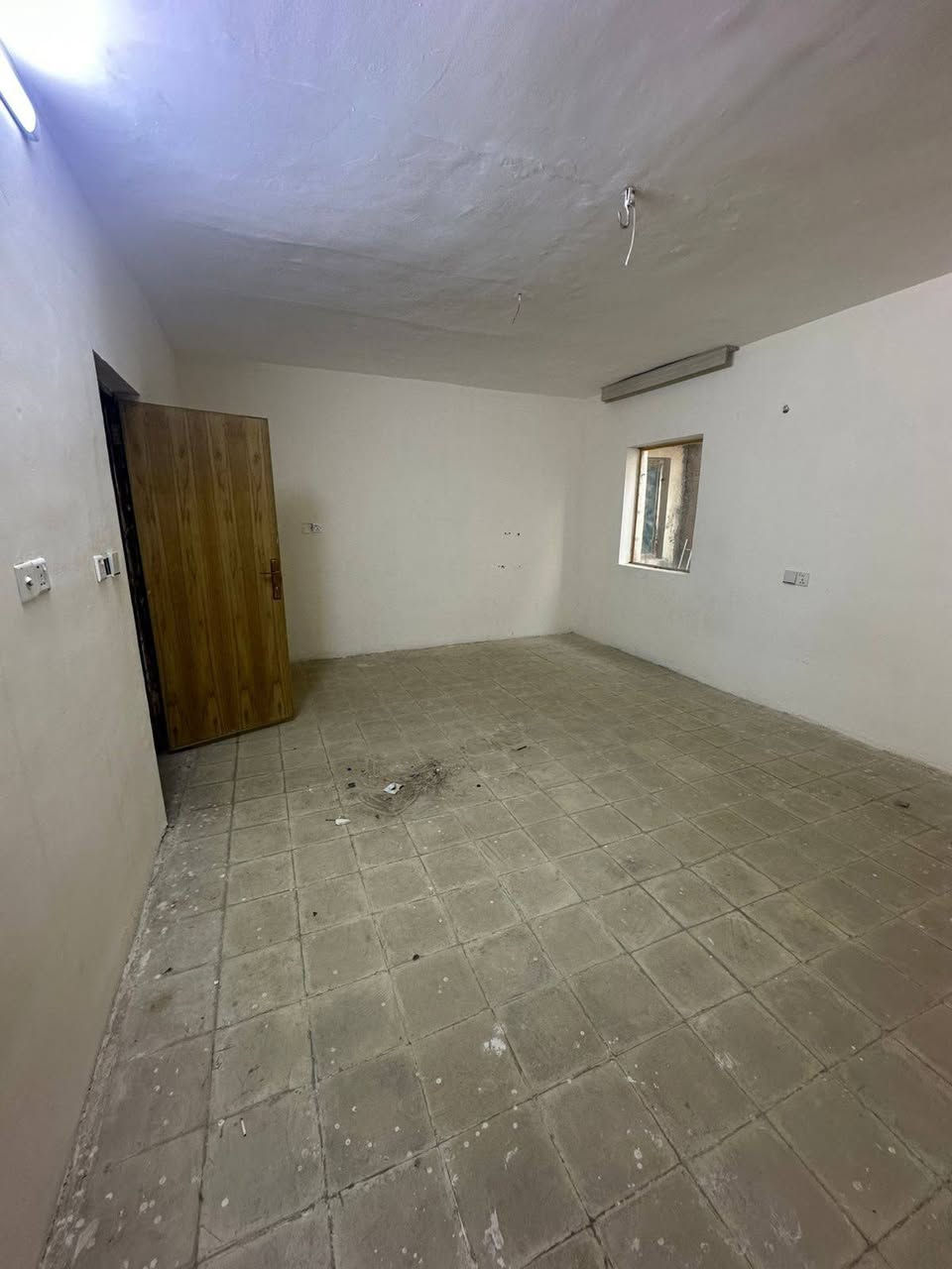 🏡 بيت للإيجار 🏡  

━━━━━━━━━━━━━━

📍 الموقع: السيديه  مربع ٤٠٠ (شارع ١٥متر ) 

━━━━━━━━━━━━━━

📐 مساحة البيت: ١٢٠ م٢

━━━━━━━━━━━━━━

🏠 مواصفات البيت:
•  ثلاث غرف نوم 
• صاله. 
• مطبخ (مجهز كاونتر) 
• خدمات كامله. 

━━━━━━━━━━━━━━

📞 للتواصل والاستفسار على الأرقام التالية:

***********

━━━━━━━━━━━━━━

🏘️ تتوفر لدينا أيضاً بيوت وشقق للإيجار في منطقه السيديه   وأسعار مختلفة، راسلونا وسنساعدكم في اختيار الأنسب لكم.
