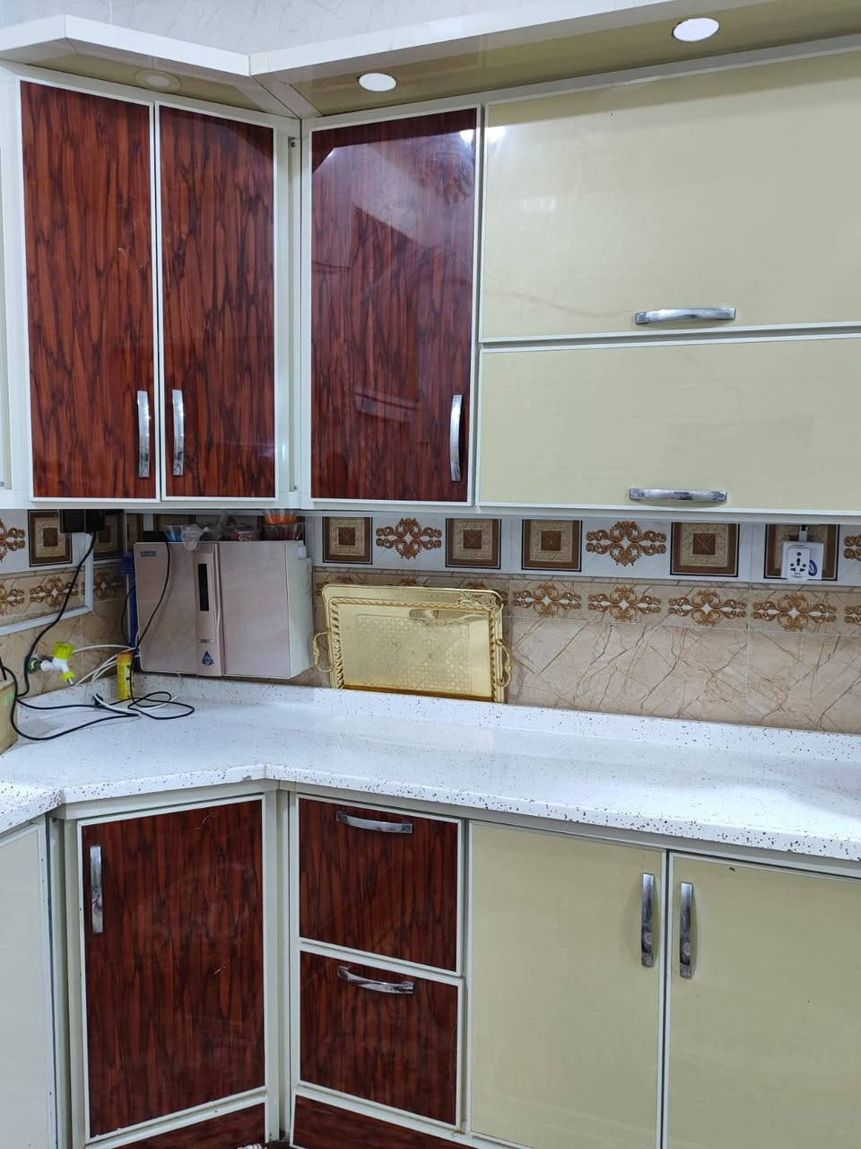 كاونتر تركي للبيع حطاطة شغل درجة اؤلى كامل مع الطباخ بلازما سطحي مع مرشحة مع الشواية  السعر مليون و١٥٠ الف وبيه مجال بسيط للتواصل ***********
