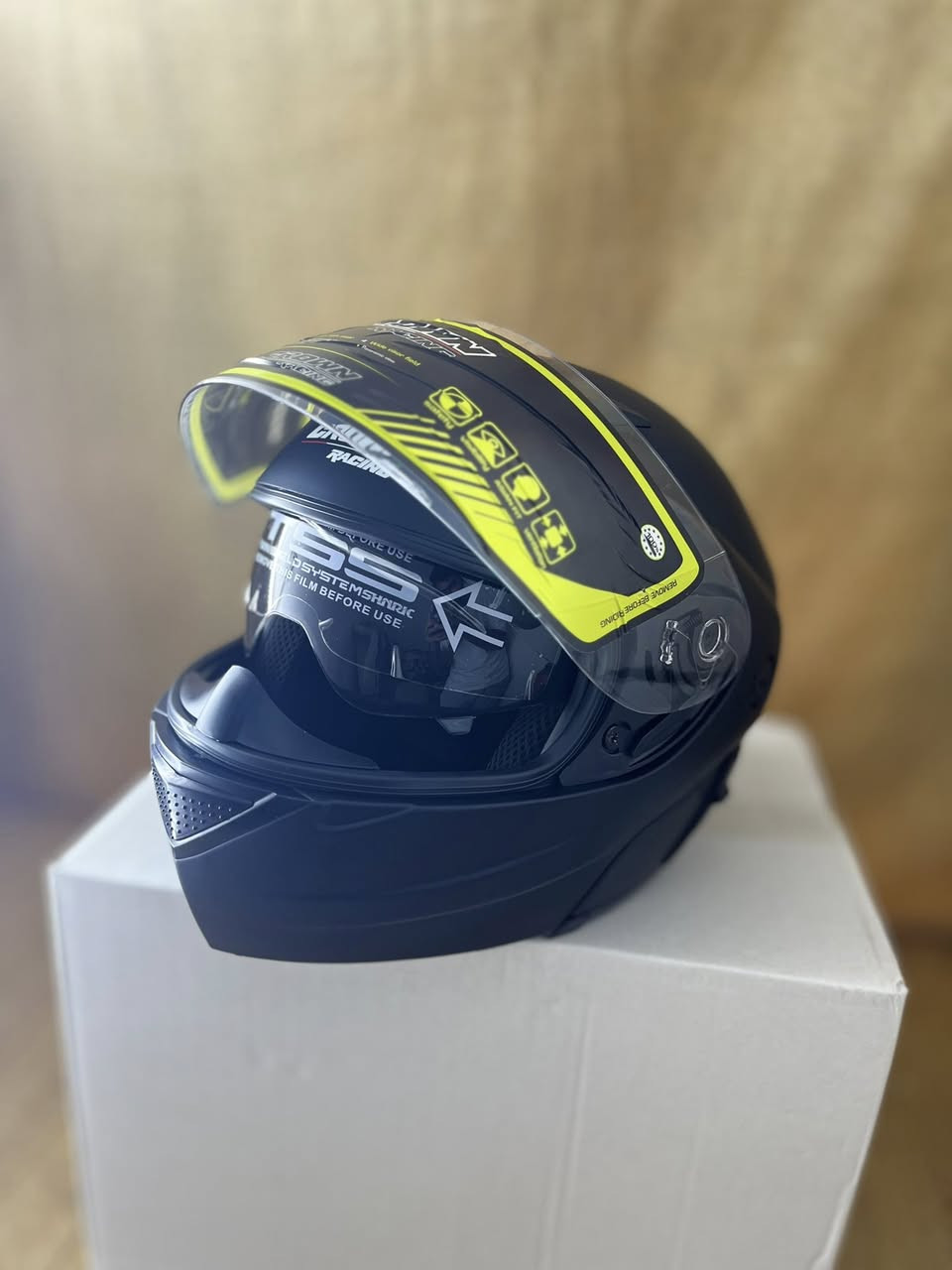 سلام عليكم
توفرت خوذه كروان لون اسود طافي🏴

قياس لارج او ميدل تلبس📏

فك قلاب مريح 

دبل جامه مضلل وشفافه🥽😎

فتحتين تهويهه حقيقيه

داخليهه قابله للازالهه والتنضيف

سعرهه 50.000الف فقط 
يتوفر توصيل لكل العراق 🚚


**إذا كنت صاحب هذا الإعلان وتريد حذفه لأي سبب، رجاءا أرسل رسالة إلى الدعم الفني**