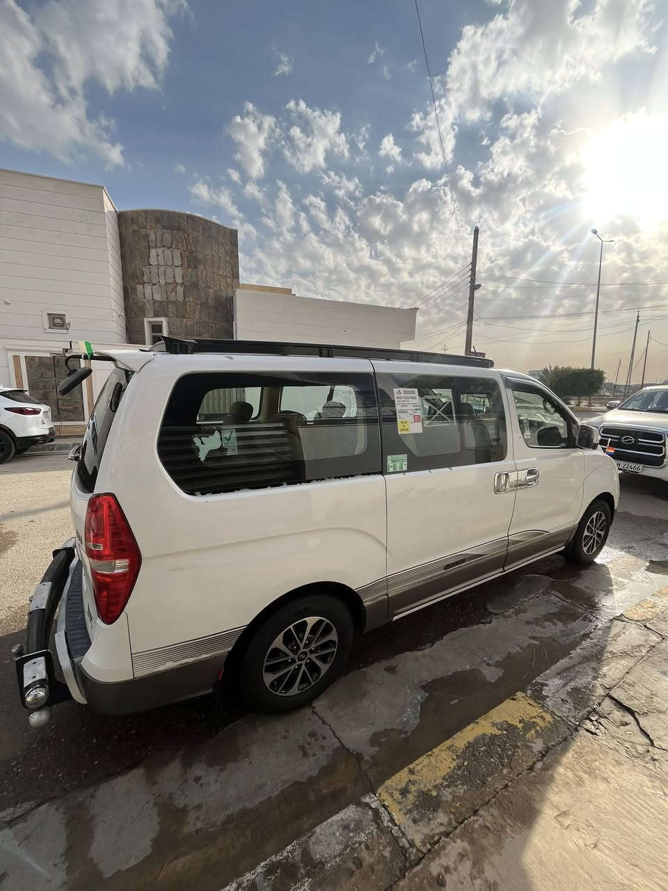 ستاركس2012H-1
سعر 165 بي مجال 
فول مواصفات سياحي 7 ألوان 
للاستفسار ***********
