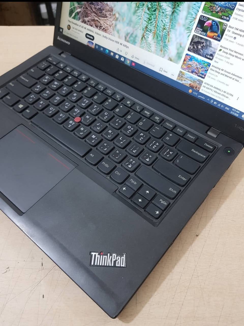 تحية طيبة .. لابتوب لينوفو كور اي 5 الجيل الرابع ورام 6 كيكا وهارد hdd 500 عادي حجم الشاشة  14 بطاريات عدد 2 بيها تشغلك اكثر من 5 ساعات بدون كهرباء وندوز 10 اصلي سعرها 150 الف
ملاحظة : الشاشة بيها اثر شخوط صاير مثل الوسخ موضح بالصور والكفر ايضا بي شخوط لكن الحاسبة شغالة ١٠٠ بالمية ومابيها اي نقص
مكاني بغداد توصيل موجود داخل بغداد 5 الف و باقي المحافظات 8 الف للاتصال ***********
