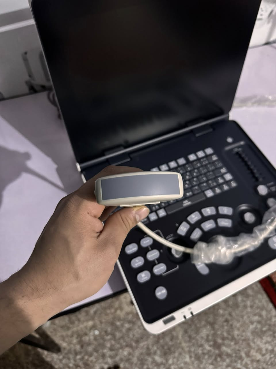 Mindray DP-50 
سونار ودوبلر 
جهاز شبه جديد استعمال جدا قليل ضمان سنه 
بروب كونفكس 
بروب فجاينل 
*********** المهندس محمد علي الازيرجاوي
