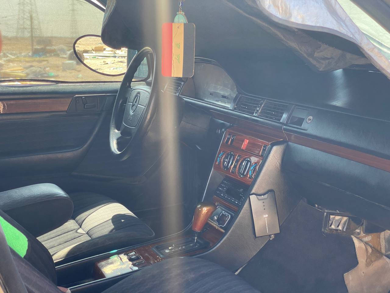 السلام عليكم مارسدس بيبي شبح 1993 اصل بيبي 320E
بسمي سيارة كير مكينه كفالة ثنين ونص ديكلو
تحكم كله شغال تبريد شغال منضومه جديده 
تخم تاير جديد تحويل ثاني يوم سعر64 وبيه مجال
بيه ملاحظات بصيطه 
***********
***********
متواجد ورا ساعة بـ 1ضهر
