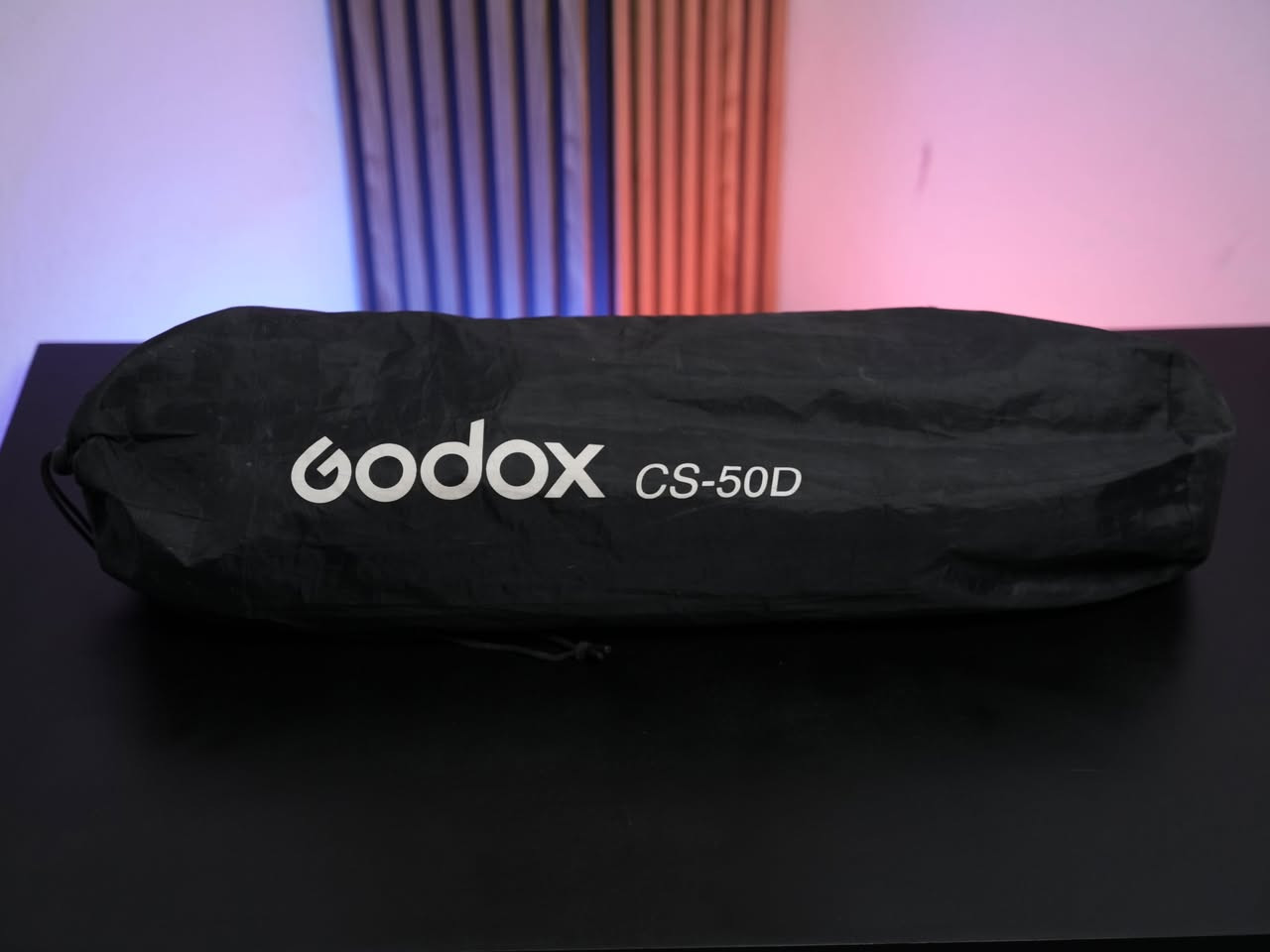 مشتت إضاءة كروي Godox CS-50D Lantern (Bowens Mount) - كالجيد تماماً

التفاصيل:
للبيع سوفت بوكس كروي (Lantern) من شركة Godox العالمية، الموديل CS-50D. إذا كنت تبحث عن إضاءة احترافية وناعمة تغطي المكان بالكامل بدون ظلال حادة، فهذا هو الخيار الأفضل.

توزيع إضاءة 360 درجة: يمنحك إضاءة طبيعية تشبه إضاءة الغرفة الاحترافية.

تركيب سريع: يفتح ويغلق بسهولة كبيرة (مثل المظلة).

توافق عالي: يركب على أي كشاف يدعم "Bowens Mount" (مثل سلسلة SL أو VL من Godox).

الحالة: (اذكر الحالة هنا، مثلاً: "نظيف جداً، استخدام قليل، مع حقيبة الحمل الأصلية"). كالار, السليمانية


**إذا كنت صاحب هذا الإعلان وتريد حذفه لأي سبب، رجاءا أرسل رسالة إلى الدعم الفني**