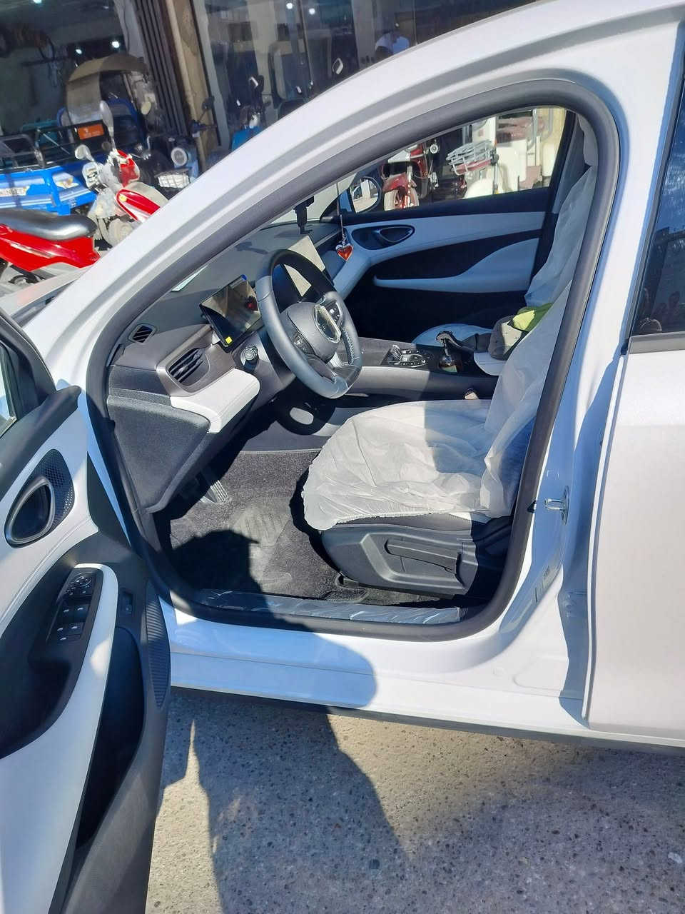 للبيع أو مراوس بي وايدي سي 05
صار 4مشتريها ممرقم بغداد 
ماشيه 300كيلو السعر 18500قفل 
***********
***********
