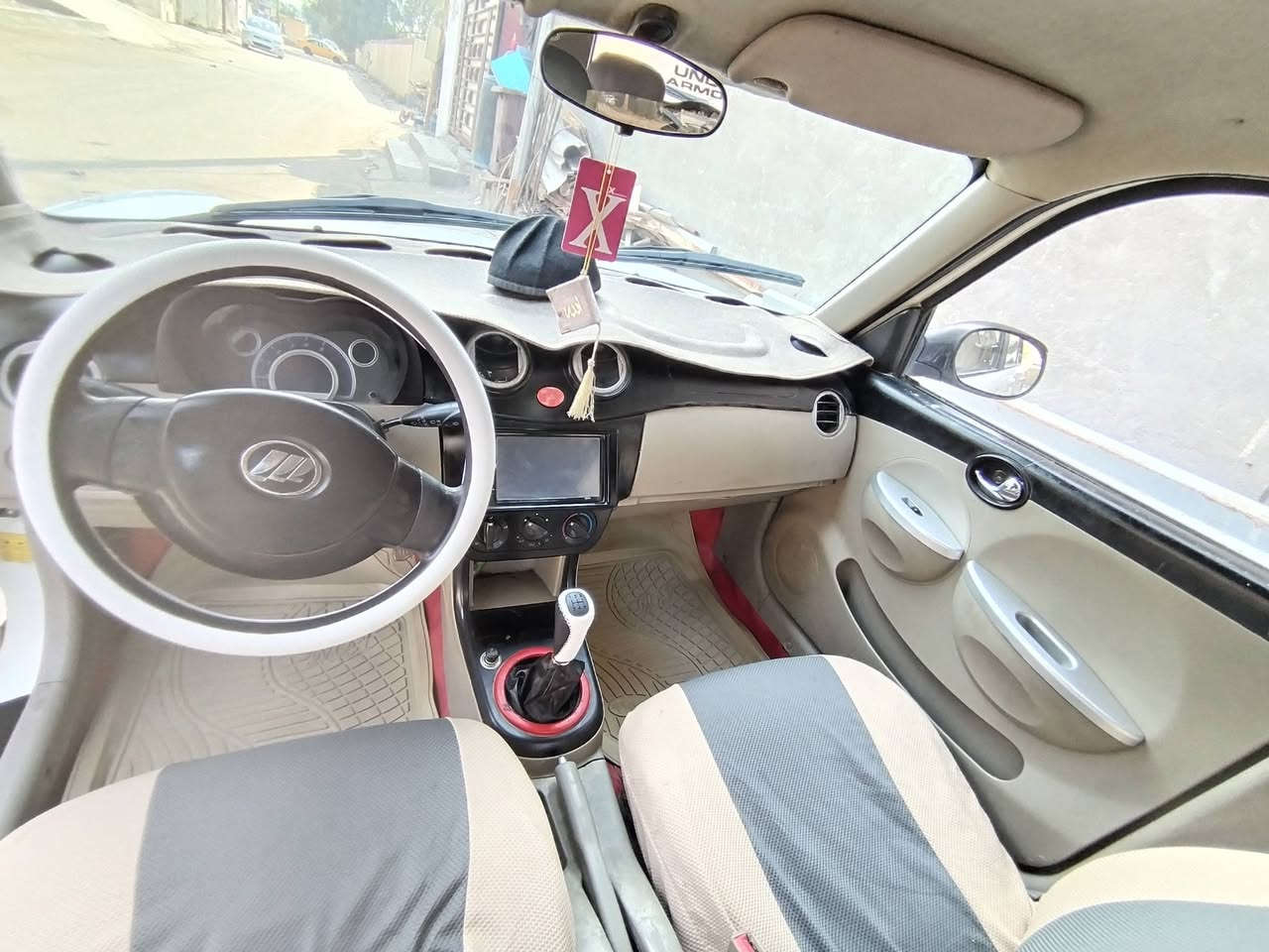 السلام عليكم
ليفان موديل 2013 جاهزه على اخر حبايه مكينه وكير خير من الله تخم تاير جديد لايضربه ولاصبغ كلهه بلادي   سياره كاعده ماتصرفين عليهه ولا ربع بانزين ودهن فقط سعرهه 39 وبيهه مجال قليل للتواصل او المراسله 

***********
