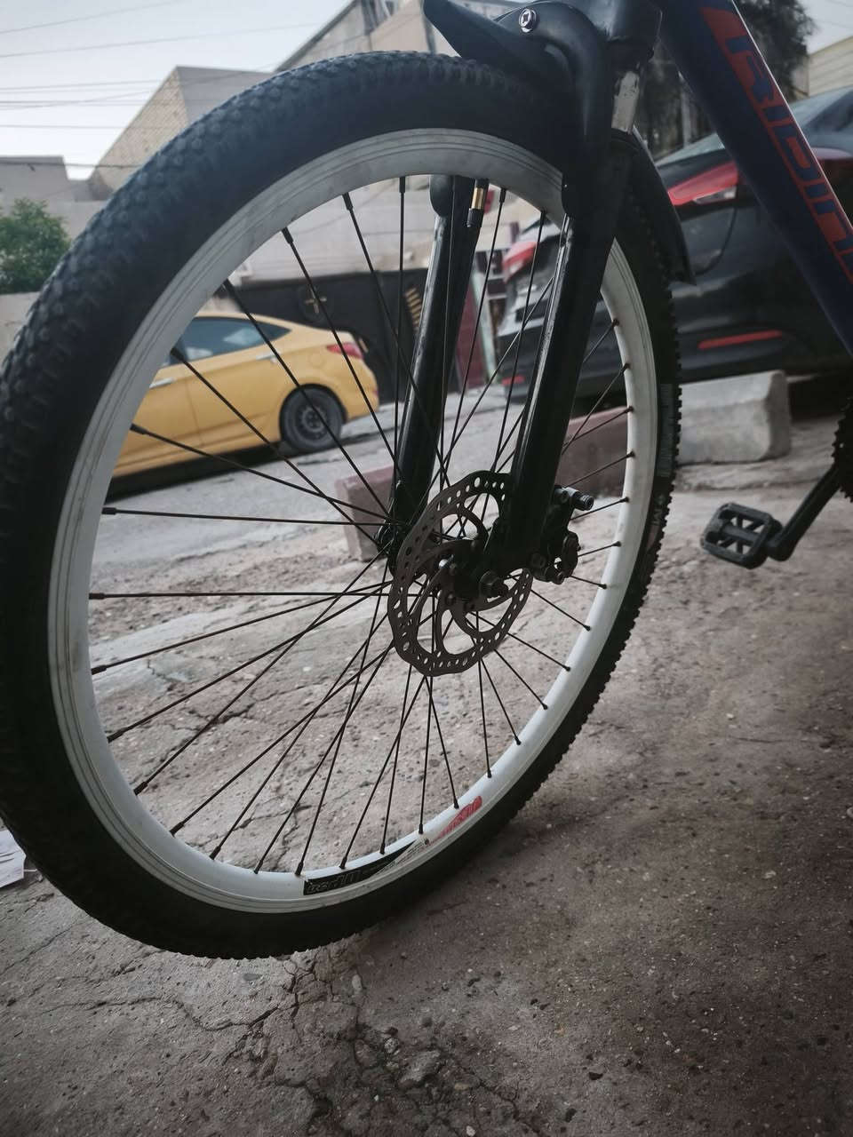 بايسكل قياس 26
نظيف كلش استعمال بيت 
نظافته موضحة بالصور 
بريكات 2 بيه قفل بيه و2 قديمات ويا بايسكل
عكارب 2  
ويدات احتياطية 
الكشف نظيف 
مكان بغداد الدولعي
السعر 80 الف


**إذا كنت صاحب هذا الإعلان وتريد حذفه لأي سبب، رجاءا أرسل رسالة إلى الدعم الفني**