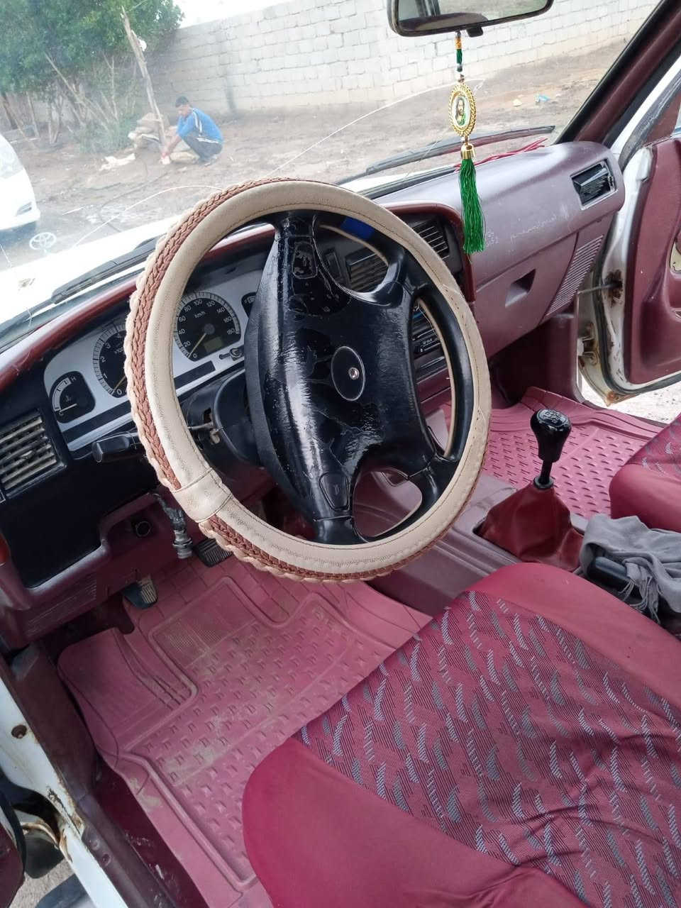 سلام عليكم سيارة دمرال البيع العنوان سيد دخيل رقم الهاتف *********** السعر 30,وبيه مجال السيار مكفوله كفاله عامه دوات
