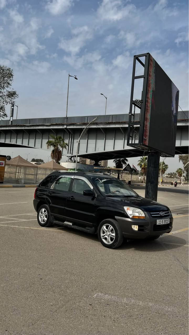 السلام عليكم كيا سبورتج ٢٠٠٦ مكينه ٦سلندر ٢٧٠٠ جديده بعدهه بالضمان قبل سبوع شادهه هيه وتفرعاتهه كامله وادامه كامله بيهه مكانات صبغ وجراد  حداديتهه زينه تخم تاير 
رقم بغداد تحويل مباشر دواخلهه حلوة بيع او مراوس 
مكانهه بعقوبه ٧٧٧٥٥٤٣٦٦٨ بعقوبة, ديالى
