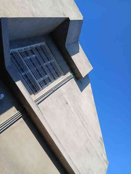 السلام عليكم
خلفه لبخ
سمنت  
اتصل *********** 
نضافه والتزام بالعمل
