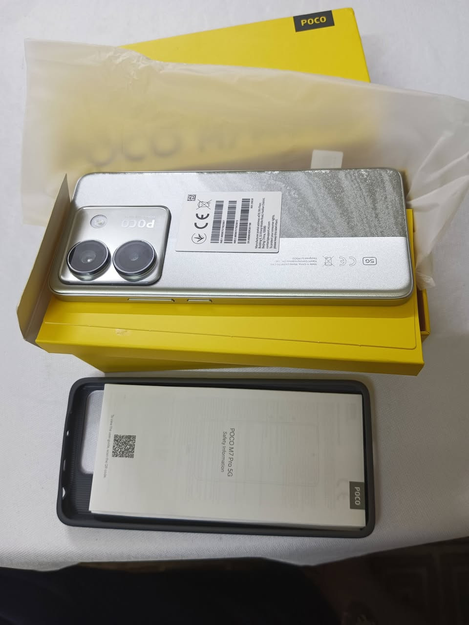 السلام عليكم
متاح جهاز بوكو ذاكره ٢٥٦

رام داخلي ١٢ كيكه بايت 

البطاريه ٥١١٠

الكامره ٥٠ ميكه بكسل 

السماعات ستريو 

الجهاز ظد الماء والرطوبه والغبار 

جهاز فول من كلشي

جديد اخو الك استعمال يوم واحد 

الجهاز بدون شاحنه 

بغداد المنصور ***********

السعر ٢٥٠ الف 

تحياتي للجميع
