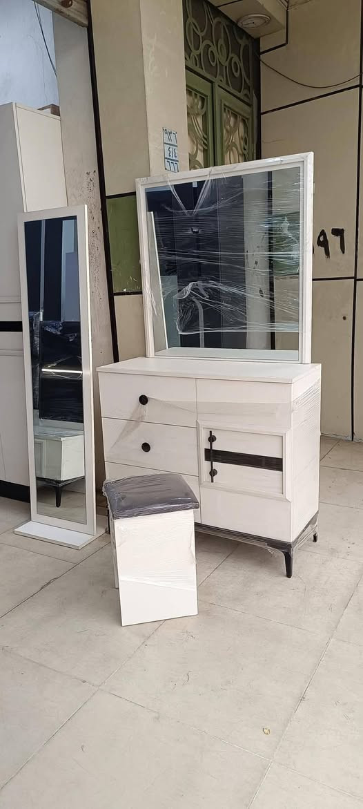 السلام عليكم .غرفة نوم تركية نفرين 8قطع مستخدمه نضافته 100/-100-.يوجد لدينا خدمة توصيل وشد.و.نقل مجاني .العنوان حي البكر .قرب محطة ايلاف.التواصل عبر الارقام التاليه فقط..
***********
‏‪0775 855 3083‬‏
***********
