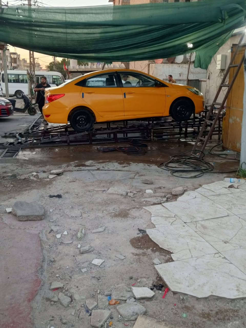 السلام عليكم اكسنت سياره جاهزه كير مكينه وحداديه وتخم تاير وتبريد كفاله مكاني بغداد متوائمه بغداد طبق الاصل دك حاسبه وين ميعجبك سنويه ل29 اصليه ورقام اصليه مكاني بغداد بيه طخه باب السايق موضحه بلصوره 
سعر 42 لمو شراي لايكسر بحلال غيره والله يرزق الجميع 
رقمي *********** واتساب فقط واتساب فقط
