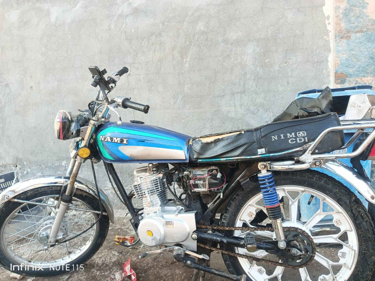 سلام عليكم للبيع دراجه يراني موديل 23 اوراق كامله سعر مال بيع 275 مكينه جديدا شراي يخابر مكاني بشعلاء ***********
