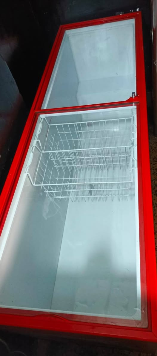 مجمده وعارضه لبيع جديده 25 قدم والتعامل خاص السعر مليون


**إذا كنت صاحب هذا الإعلان وتريد حذفه لأي سبب، رجاءا أرسل رسالة إلى الدعم الفني**