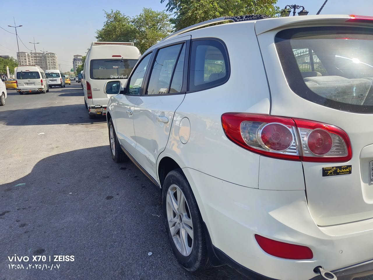 السلام عليكم للبيع
مره خصه الادمن المحترم 
سنتافي موديل 2010 خليجيه 
7 راكب 
3 قطع تبريد 
فتحه سقف 
مري شفط 
محرك 4 سلندر 
كامره وشاشه وحساس 
مكفوله بدون صبغ وبدون فتح وبدون بارد ماعدى بل باب الخلف السايق بي ضربه بصيطه وعايفها على وضعها مامصلحها يحتاجلها بارد فقط 
رقم نكليزي سنويه لحد 2030 وهزه جديده 
مكاني بغداد السيديه 
السعر 145 وبيها مجال ان شاء الله 
***********
