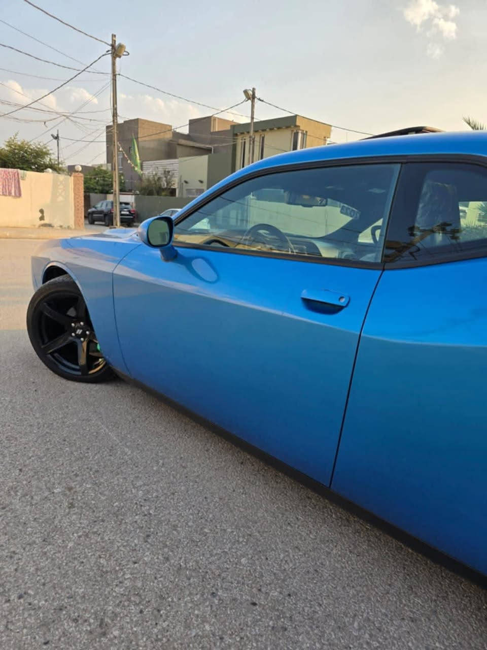 السلام عليكم
دوج جالنجر موديل 2023 Blacktop 
(1)محرك 6 سلندر 3600
(2)كشنات جلد زائد تدفئه
(3)شاشه وسط
(4)ستيرن تدفئه
(5)سلايت
(6)مرايات جانبيه هيتر
(7)كشنات كهرباء
(8)تبريد قطعتين مناخي
(9)ويل قياس 20 نجمه
(10)نضام صوت الباين
ماشيه ٢٨ الف
و باقي موصفات معروفه
ضرر سياره طرف بنيد صبغ فقط بدون ارباك او تبديل 

للأستفسار اتصال على الرقم ***********
