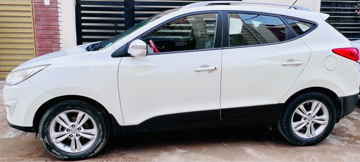 سيارة توكسان 2010  فتحة بانوراما
 رقم جديد سليمانية سنوية جديدة 
يوجد سونار بتاريخ 2026/2/6 
للاستفسار اكثر الاتصال على الارقام التالية
***********
*********** بغداد, العراق
