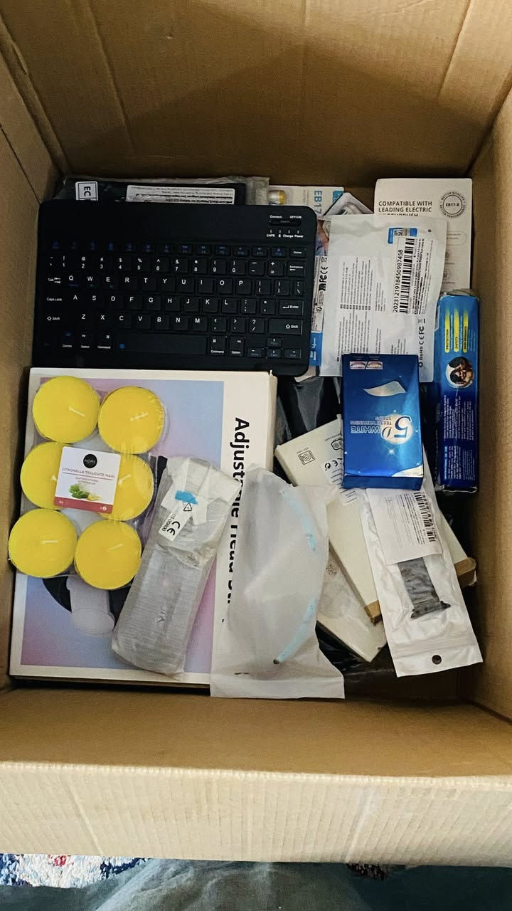 السلام عليكم شباب
شلعة كرتون تقريبا 40 قطعة 
موضحة القطع بالصور السعر 200 الف وبيها مجال قليل
الي يحب يتفضل خاص


**إذا كنت صاحب هذا الإعلان وتريد حذفه لأي سبب، رجاءا أرسل رسالة إلى الدعم الفني**