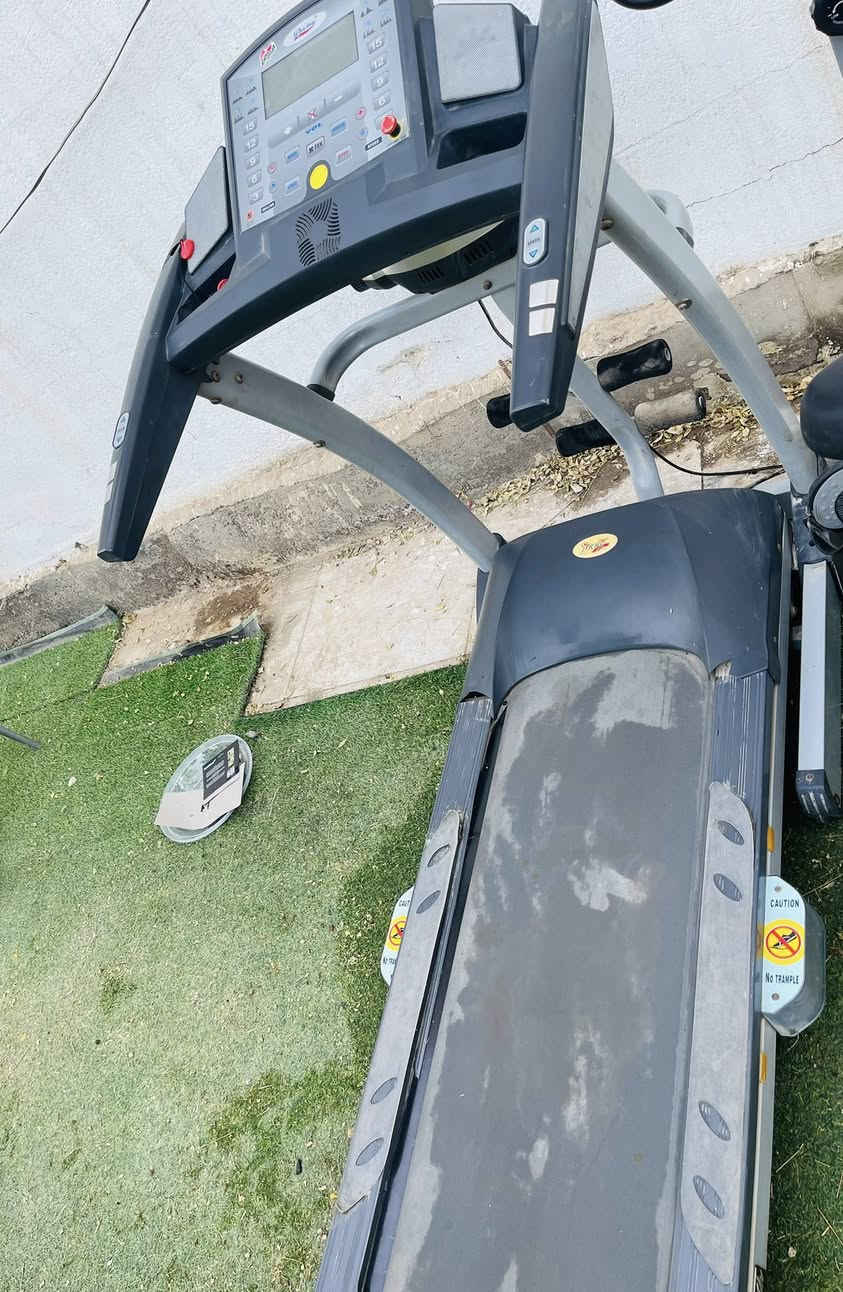 السلام عليكم اجهزة رياضية نظيفه حيل استعمال قليل للبيع
١ جهاز جري نظيف 

٢جهاز اوبتكال نظيف 

٣جهاز الهزاز

٤جهاز بايسكل نظيف 

٥ مسطبات عدد ثنين 

اي ستفسار اتصل وبخدمتك او تفضل خاص ***********
