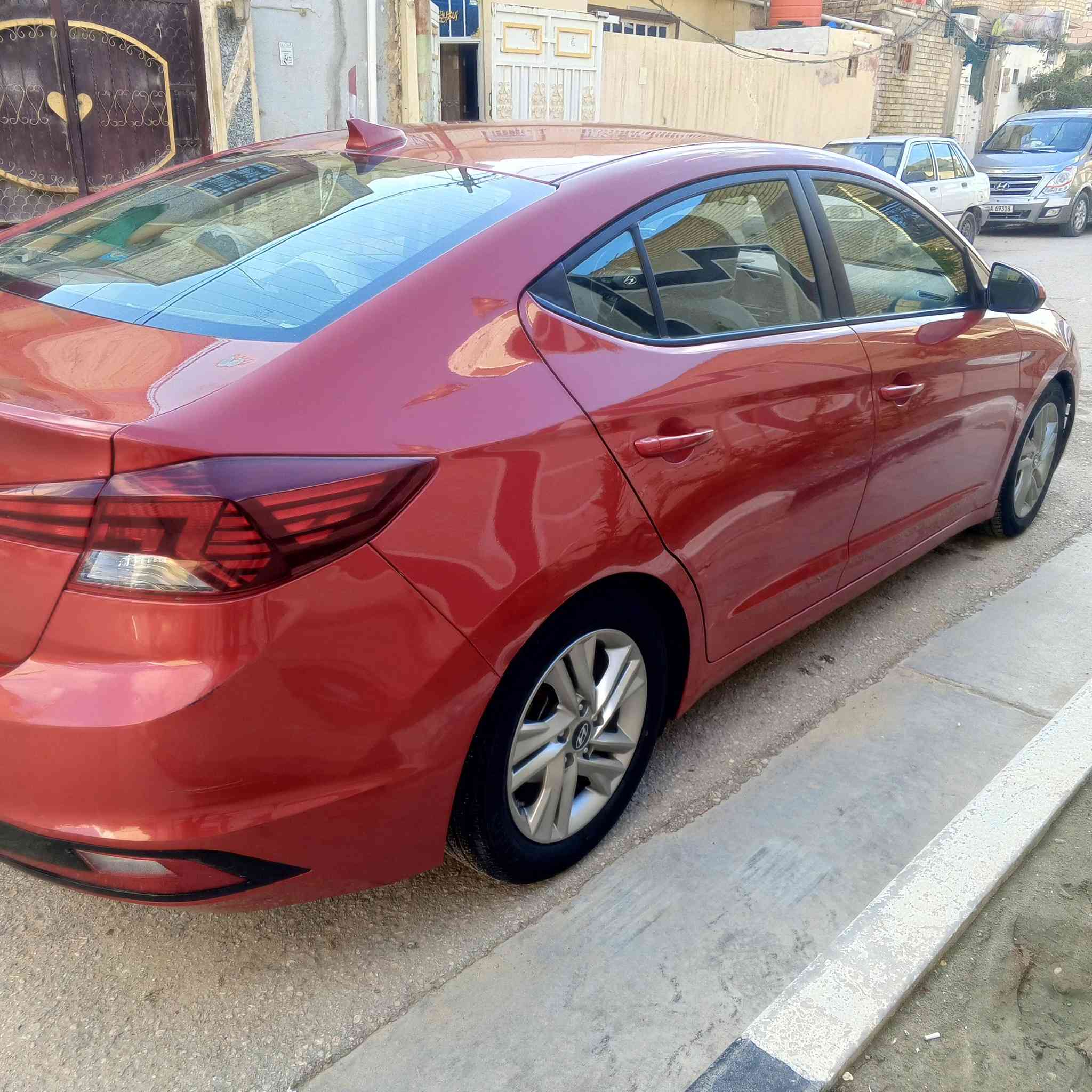 النترا 2019 أمريكي محرك 2000دوش كير اي تي بلاد
حادثها بس بنيد بدون دواخل شرط وحاليا جارد
رقم بغداد دولي سنويه لل 30 مشروع وطني 
المواصفات نص فول 
شاشه كبيره.
 كامره
.رادار جانبي 
تحكم استرين 
وضعيات قياده 
لايت زنون 
منظومة غاز
صور السونار والحادث بلمنشور 
مكاني كربلاء القدس 
سعرها 130 الاتصال ***********
