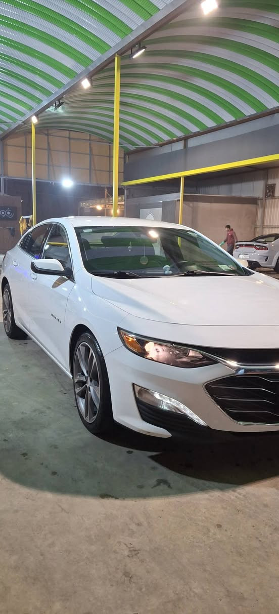 السلام عليكم ماليبو 2023
بيه باب ومبدله بلادي نفس الون وبيه بارد بحافه الجاملغ كلش بسيط تعتبر بدون صبغ 

السياره lt 

ويل 18 

رادار 

داتا شو 

هندبريك بصمه 

بصمه ابواب 

تبريد قطعتين 
كشن السايق كهرباء 

ماشيه 64mi 

رقم اربيل بسمي هزه جديده 

قبل شهر رقمته 

السعر 142$ وبيه مجال السياره جاهزه ومابيه اي نقص 

***********
