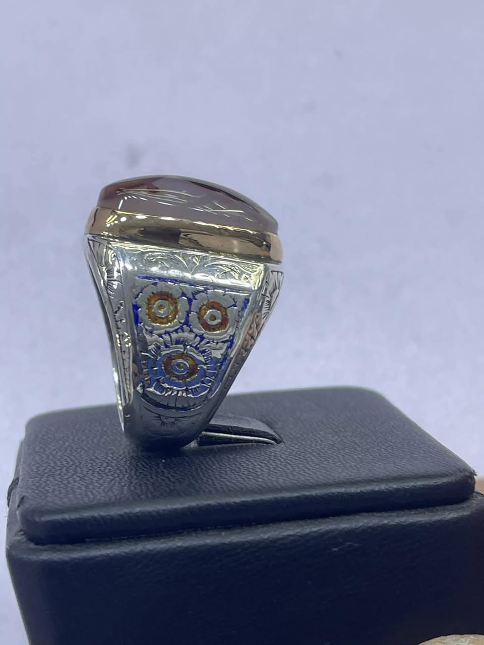 سلام عليكم
عقيق يماني شجري مصور صياغه ثقيلة جدآ
داير ذهب خليجي 21
الاستفسار الإتصال ع الرقم
*********** متواجد واتساب
