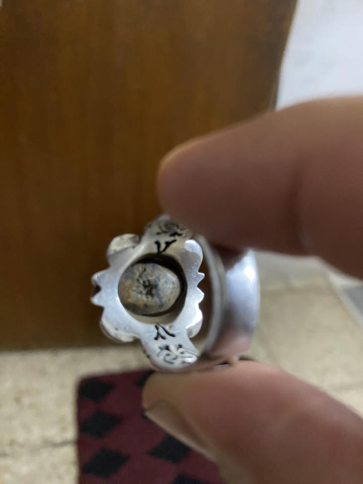 سلام عليكم شباب 
محبس صياغة ثقيلة 
الحجر فيروز نيشابوري
مراوس بعقيق يماني اصفر 
الاستفسار *********** ع واتساب
