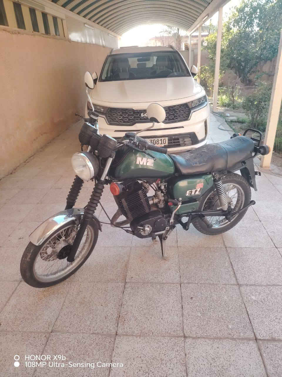 مكلف بالنشر امزد قمبوره الماني  للبيع مديل2002 محرك كصه ثنين  وكهربائيات شرط من البك للايت  كله شغال بدون رقم سعر مليون بي مجال  مكان صلاح الدين قضاء الدور رقم هاتف***********
