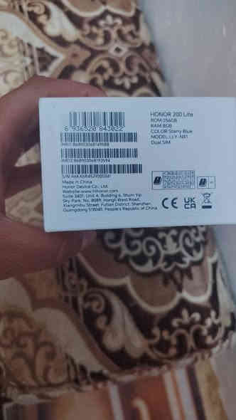 جهاز البيع صارله شهر من طالع من المحل هونر 200 ذاكره 256 العشوايه 8 جهاز مكفول من اي ب مكان المجر  ***********.  سعر 225 وبيه مجال
