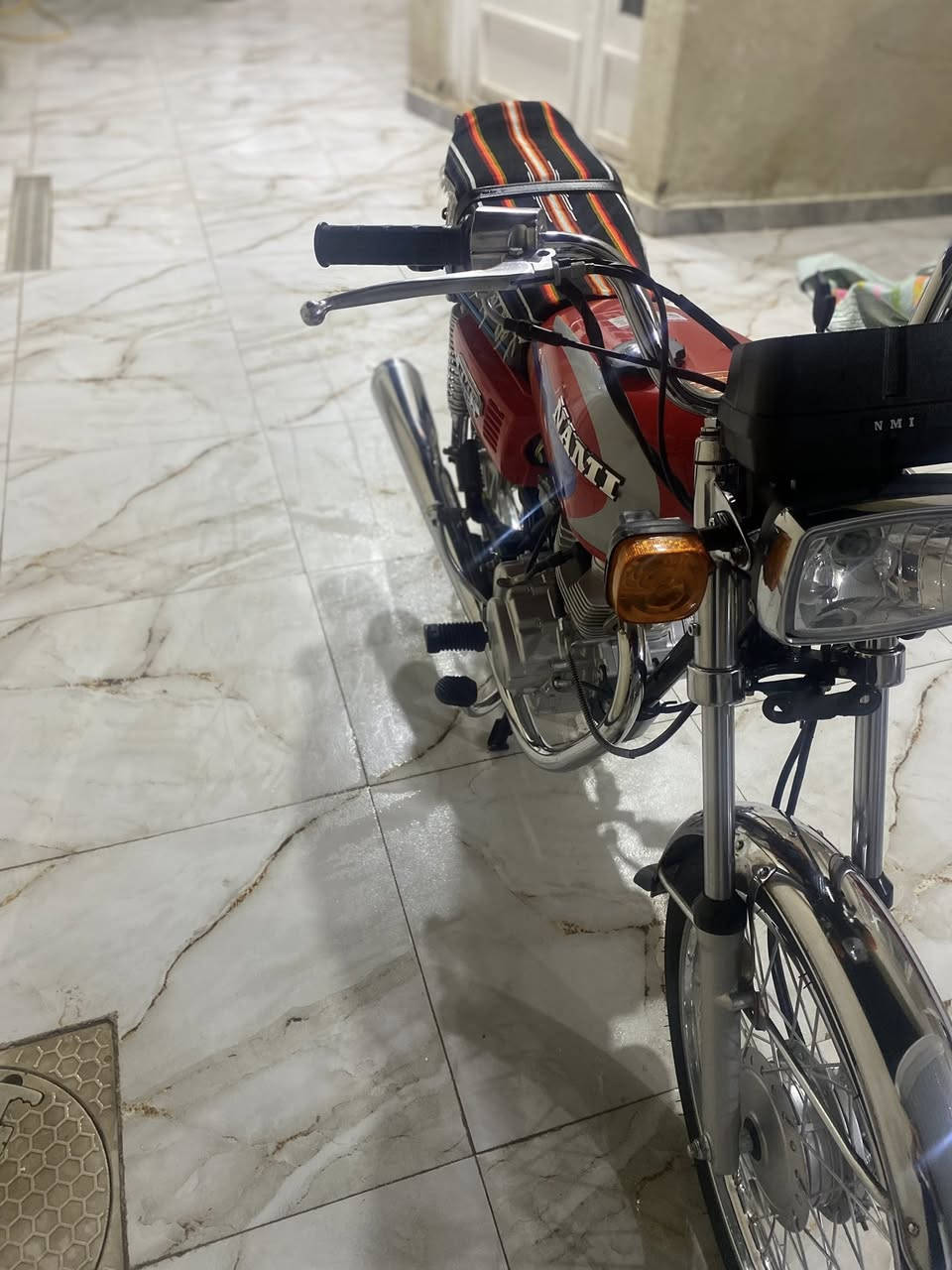 السلام عليكم صالها ١١ يوم من تعمرت بعدها سحك اول تبديله سعر ٩٧٥ وبيها مجال للشراي خاص موجود رقمي شريحه بس واتساب ماعندي ***********
