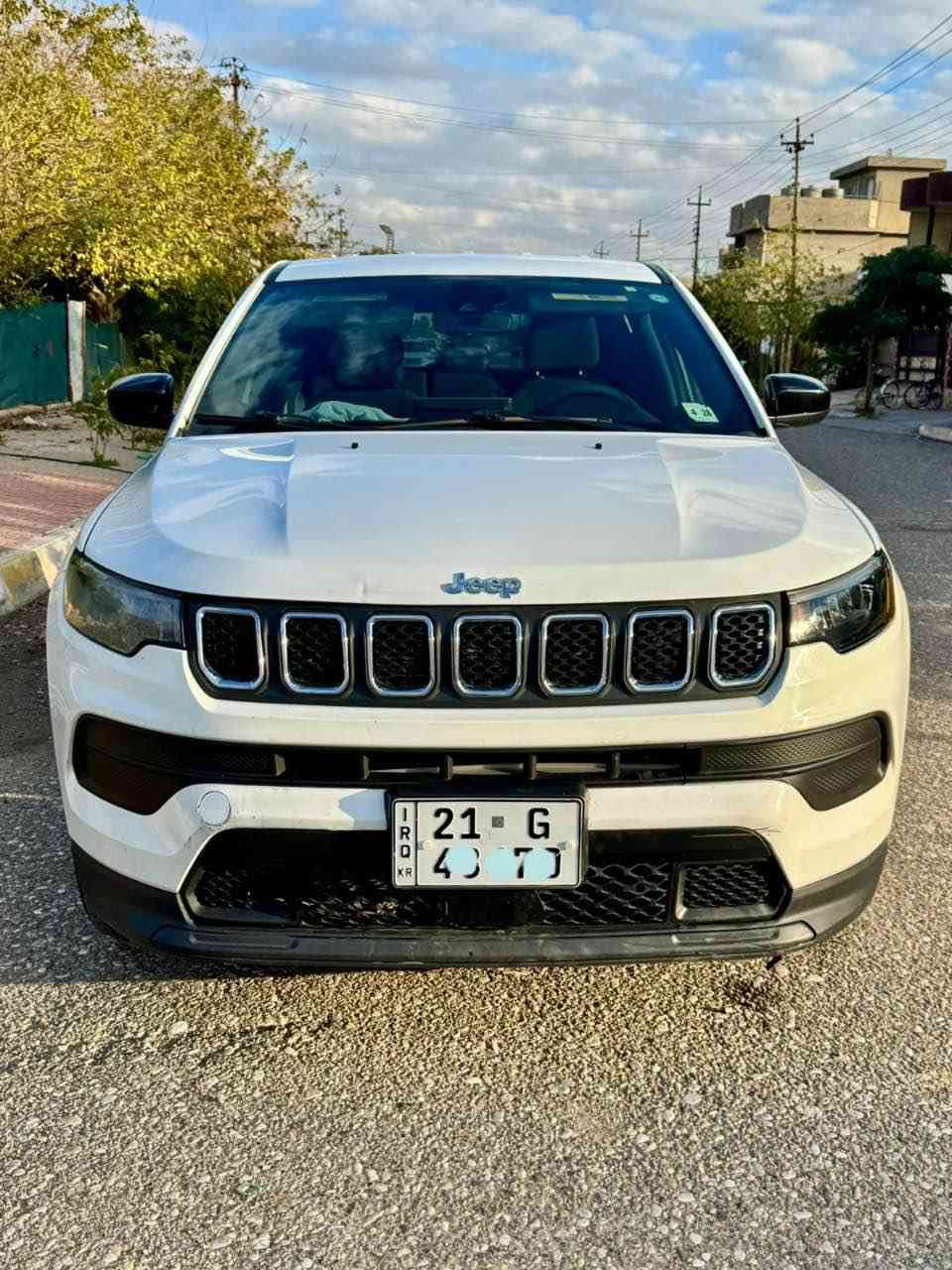 سلام عليكم 
جيب كومباس مديل 2023
سيارة موصفات مبينه الي يعرف بي ما يحتاج اذكر موصفات 
سيارة بدون صبغ دعامية ل دعامية 
رقم شاصي موجود بصور 
حادثة بس قبغ جنطة مكان تعديل 
كير محرك شرط ما مفتوح تحويل وكالا شرط 
مكان سيارة كركوك 

***********
سعر سيارة 155$ بي مجال بسيط 
بدون مراوسة بس بيع بلا امرن عليكم كركوك, العراق
