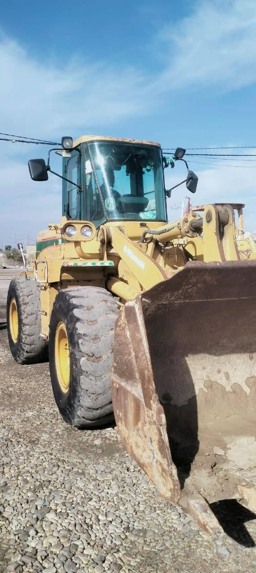 سلام عليكم 
للبيع شفل امريكي موديل 2001 رقم ميسان تحويل مباشر سنويه مجدده كير ومظخه واكسنات ما مفتوحه جاهزه للشغل المكان واسط الاستفسار الاتصال على الرقم التالي ***********
