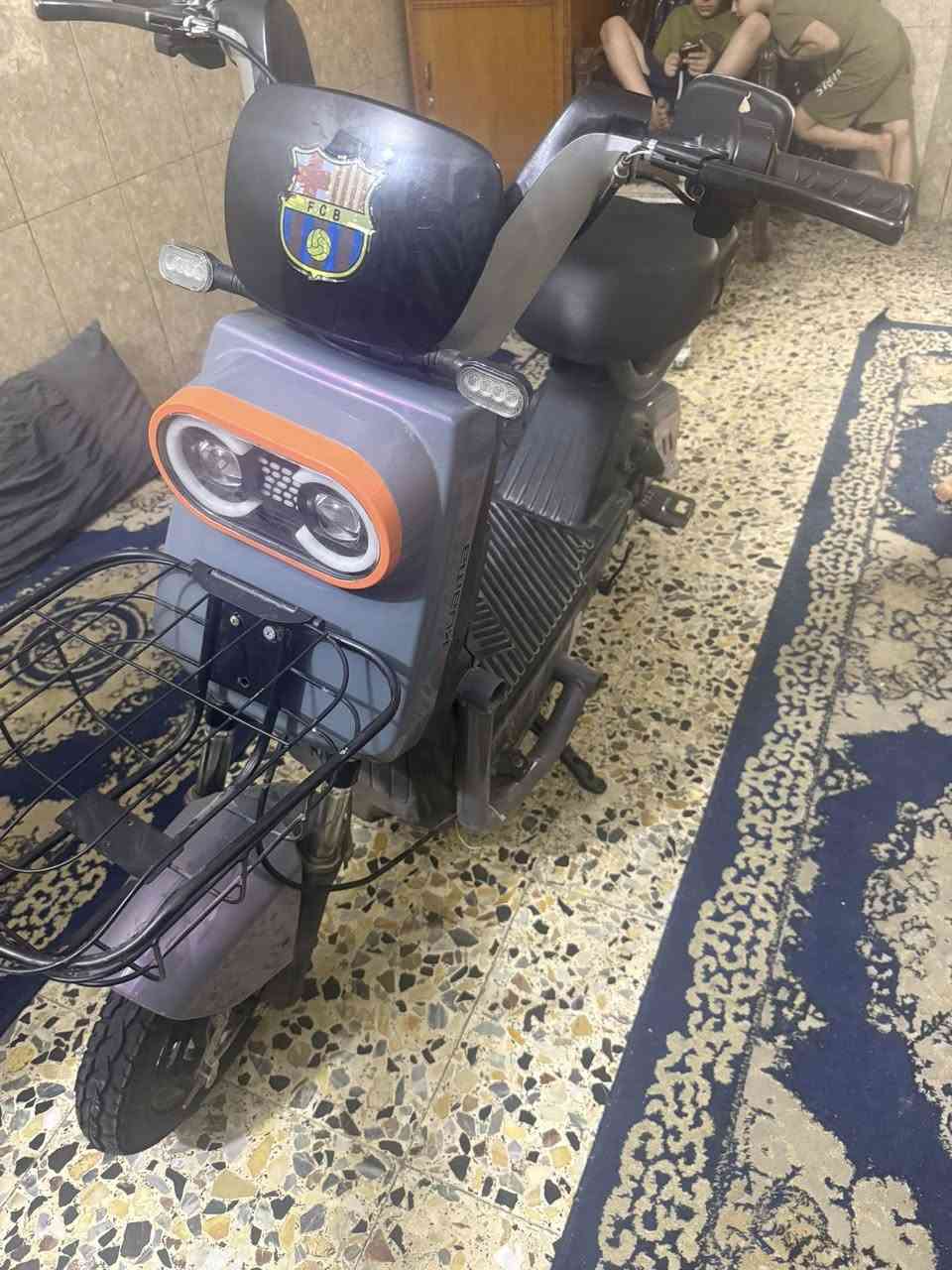 دراجه شحن للبيع نقصها بس بطاريات  قيم وآخذ باليرضي الله  مكانها بغداد الحبيبيه
***********
