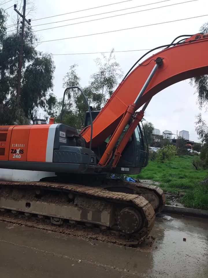 للبیع
هیتاشی حجم 240
جایزە لەناوئیشە 
مودیل 2008
سعری 340وەرەقە مجال
***********
0751020516
