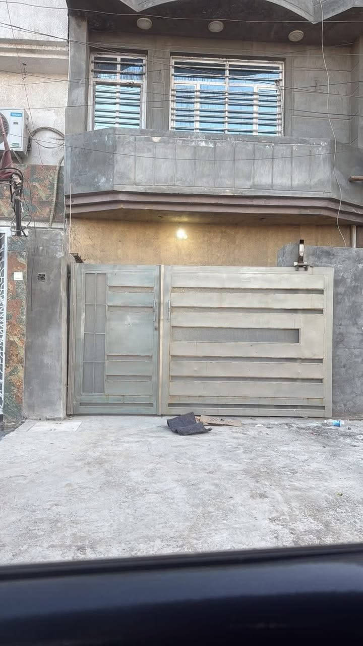 شارع مبلط بل كامل

🏠 بيت للإيجار – حي الجهاد / مدخل الـ 95 – شارع السوق قرب مدرسة عباس امام متنزهه ومولده

مساحة: 100 م سعر 600

البيت طابق أرضي ويتكون من:

✔️ غرفة نوم كبيره

✔️ هول كبير 5*5

✔️ مطبخ سيراميك + صحيات 

✔️ طرمة صغيره 

✔️ طابق ثاني  (غرفتين كبيرة 5*5 وحولي وصحيات) بناء 2025 وطابق الاول 2015تحديث 

البيت نظيف جداً وقريب من الشارع العام.

📞 للاستفسار والاتصال: 

‏‪***********. 

البيت جاهز للسكن مباشرة.
