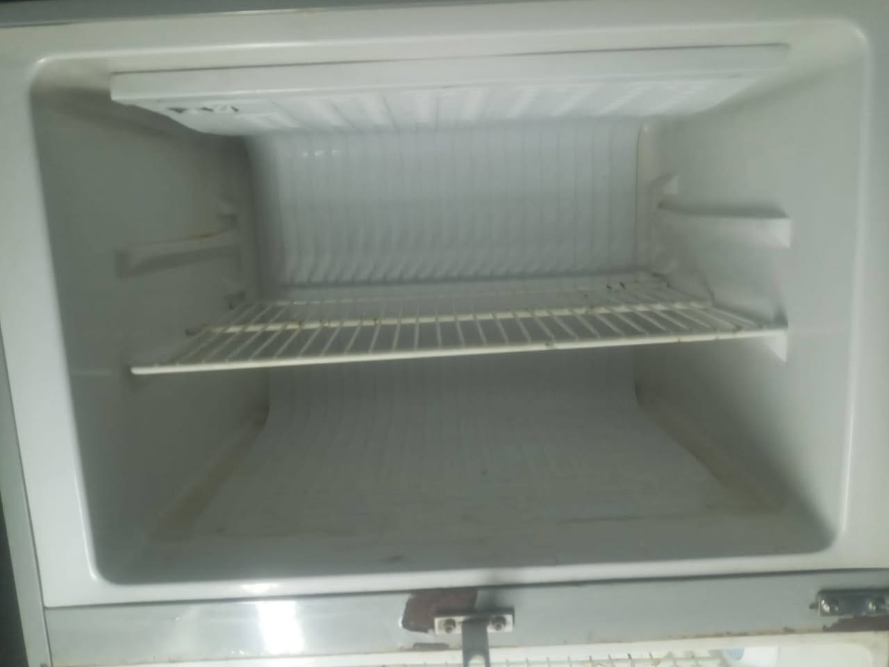 سلام عليكم عيني عندي ثلاجه للبيع السعر ٢٠٠ وبيها مجال نضيفه ماداخله تصليح ١٨ قدم اخت الجديده


**إذا كنت صاحب هذا الإعلان وتريد حذفه لأي سبب، رجاءا أرسل رسالة إلى الدعم الفني**